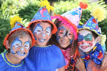 Et pourquoi pas un atelier maquillage pour l’anniversaire de votre enfant ?