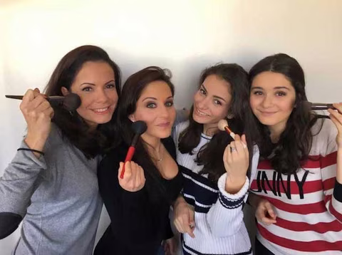 Cours de maquillage ç domicile en famille