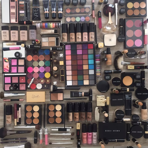 Matériel de maquillage